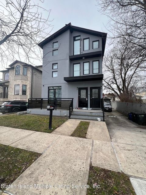 Photo of 153 Laconia Avenue, Staten Island, NY 10305 (MLS # 2401259)