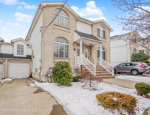 Photo of 447 Winant Avenue, Staten Island, NY 10309 (MLS # 2500745)
