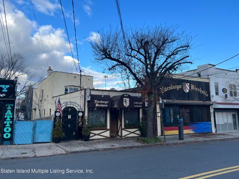 Photo of 815 Castleton Avenue, Staten Island, NY 10310 (MLS # 1159279)