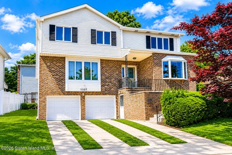 Photo of 1107 Richmond Road, Staten Island, NY 10304 (MLS # 2602865)