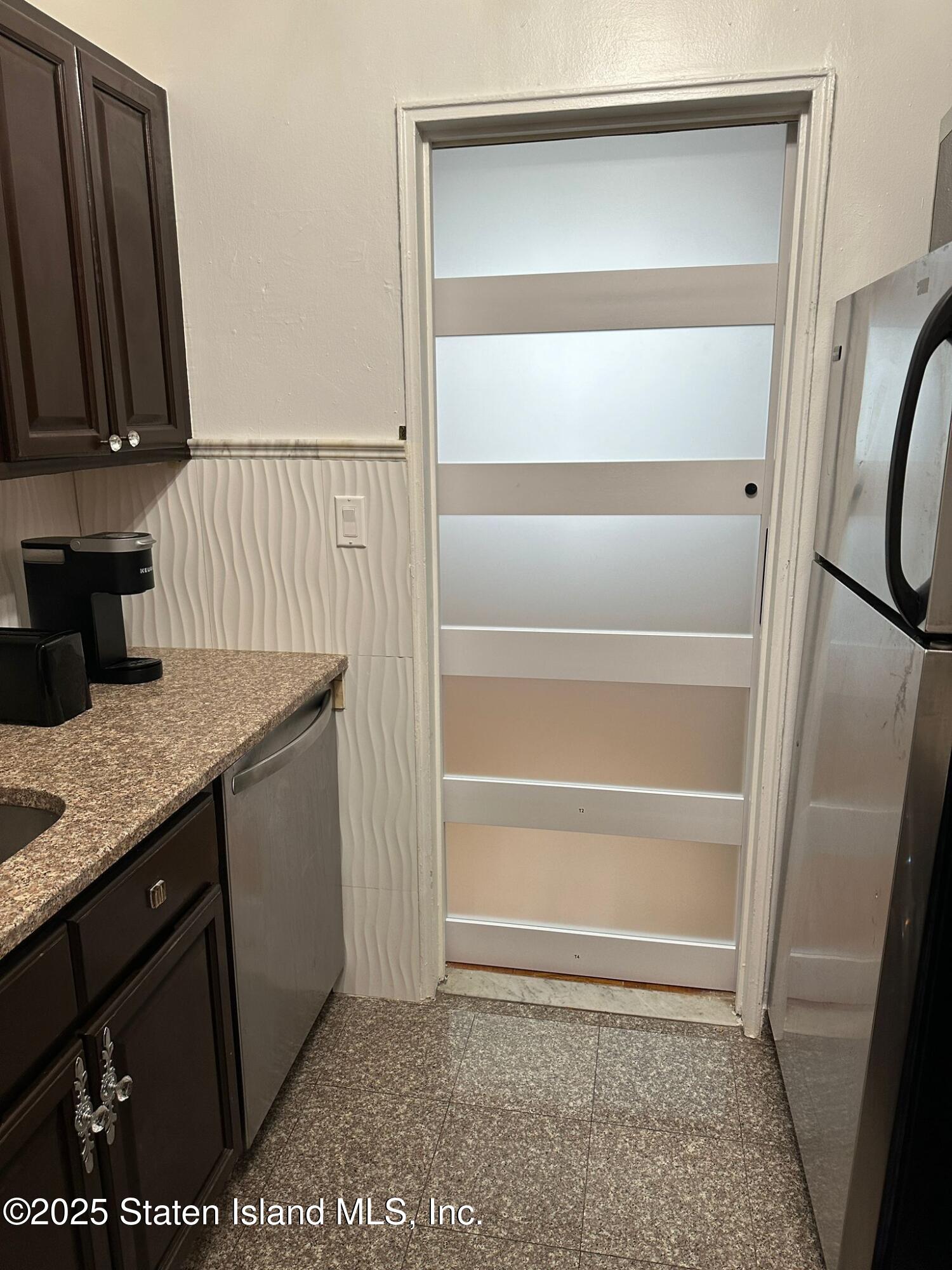 145 Lincoln Avenue #1R, Staten Island, New York image 1