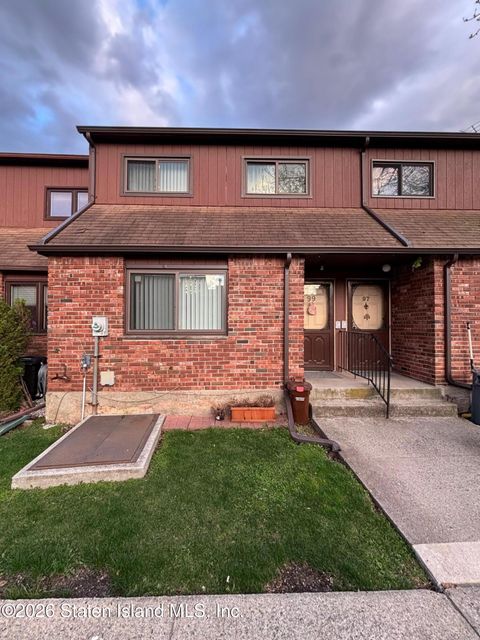 Photo of 99 Stonegate Drive #226, Staten Island, NY 10304 (MLS # 2601809)