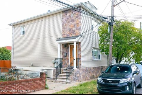 Photo of 17 Winfield St St, Staten Island, NY 10305 (MLS # 2406127)