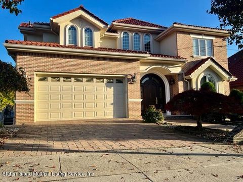 Photo of 278 Vineland Avenue, Staten Island, NY 10312 (MLS # 1158783)