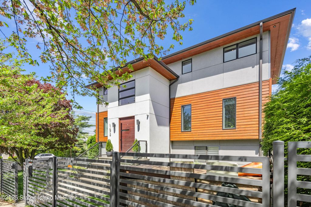 Photo of 153 Fine Boulevard, Staten Island, NY 10314 (MLS # 2503378)