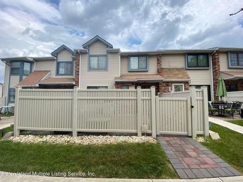 Photo of 24 Mcdivitt Avenue #A, Staten Island, NY 10314 (MLS # 2401167)