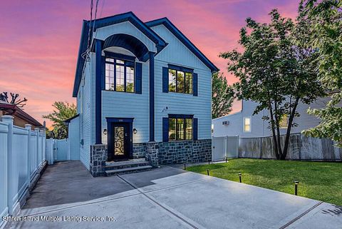 Photo of 154 Stafford Avenue, Staten Island, NY 10312 (MLS # 1164428)