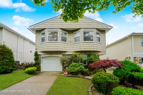 Photo of 20 Copley Street, Staten Island, NY 10314 (MLS # 2503539)