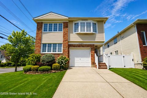 Photo of 500 Pompey Avenue, Staten Island, NY 10312 (MLS # 2602217)