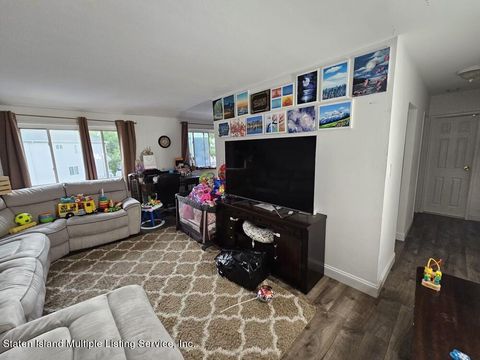 Photo of 1306 Rockland Avenue #2-C, Staten Island, NY 10314 (MLS # 1162515)