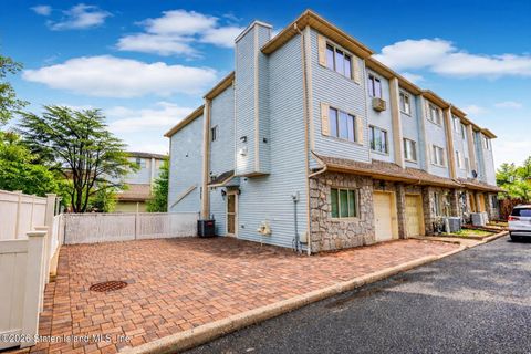 Photo of 19 Candon Court, Staten Island, NY 10309 (MLS # 2601784)