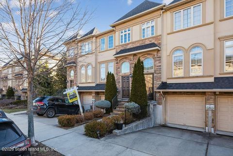 Photo of 20 Sweetgum Lane, Staten Island, NY 10314 (MLS # 2505152)