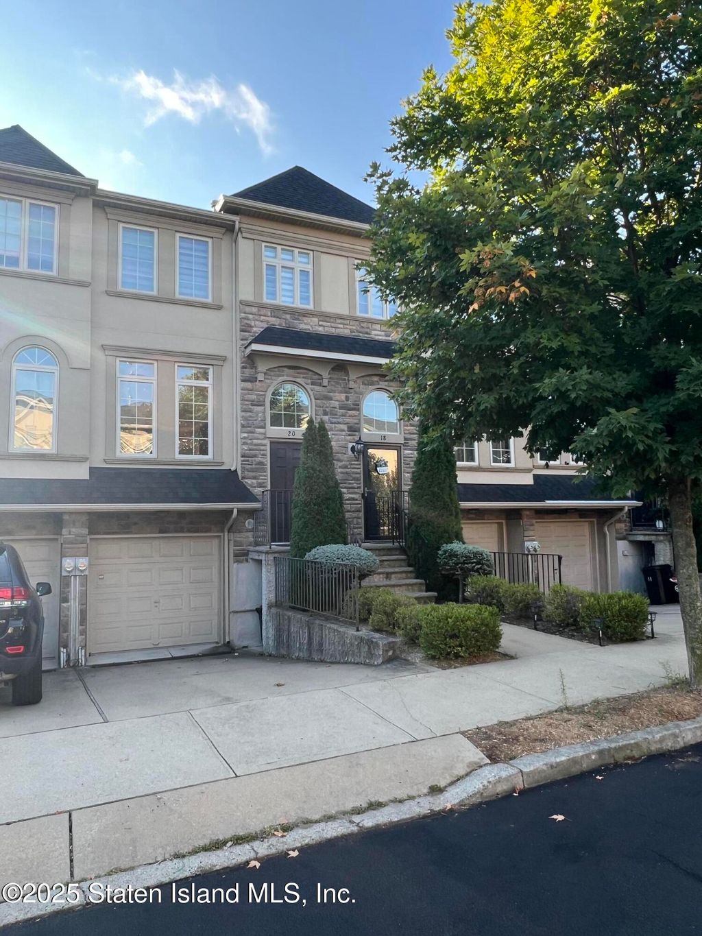 Photo of 20 Sweetgum Lane, Staten Island, NY 10314 (MLS # 2505152)