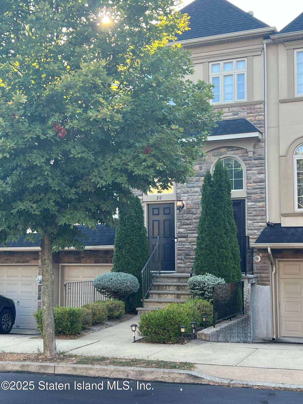 Photo of 20 Sweetgum Lane, Staten Island, NY 10314 (MLS # 2505152)