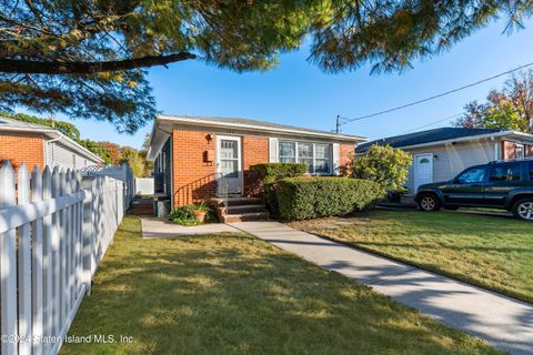 Photo of 285 Wilder Avenue, Staten Island, NY 10306 (MLS # 2405876)