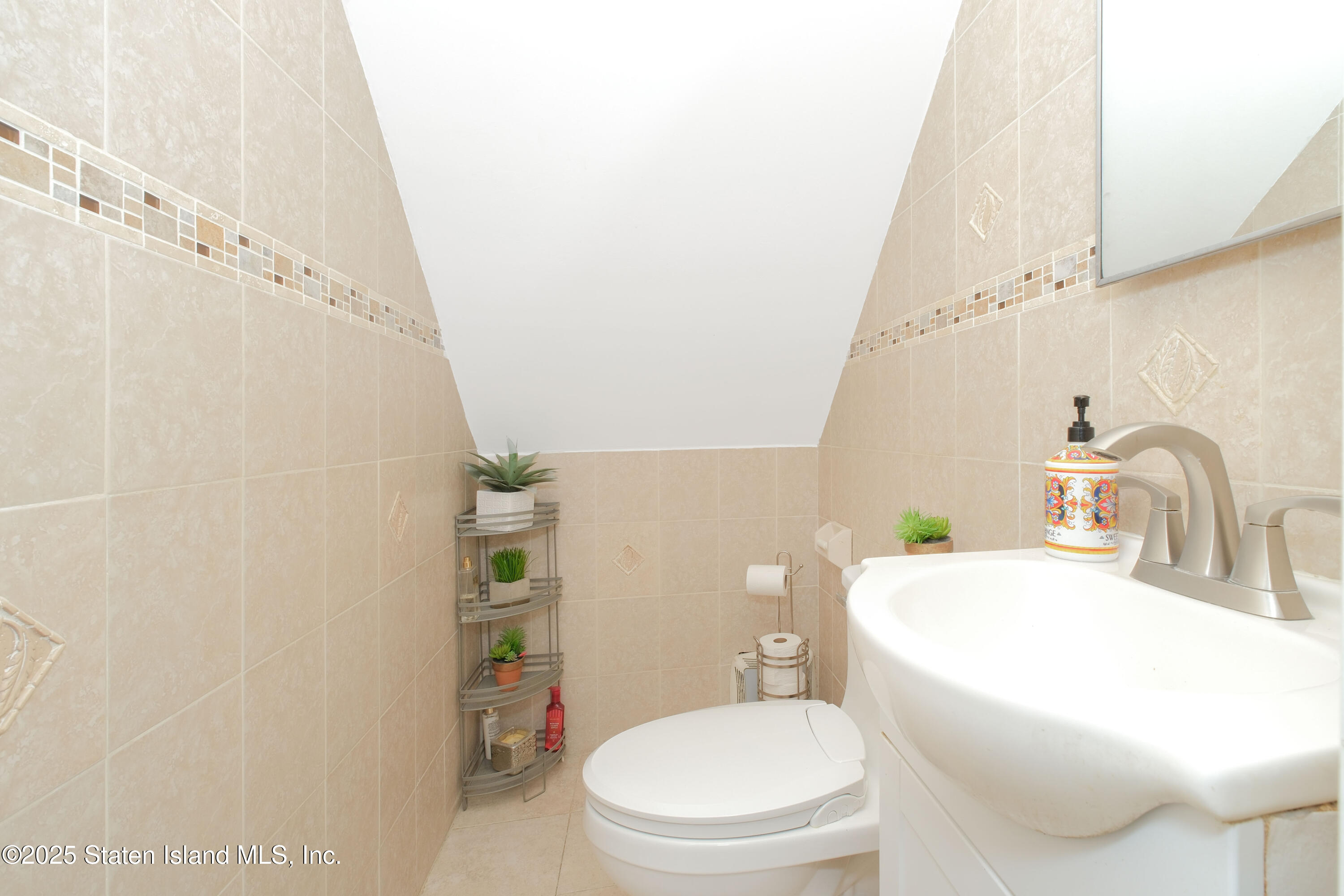 16 Fieldway Avenue, Staten Island, New York image 8