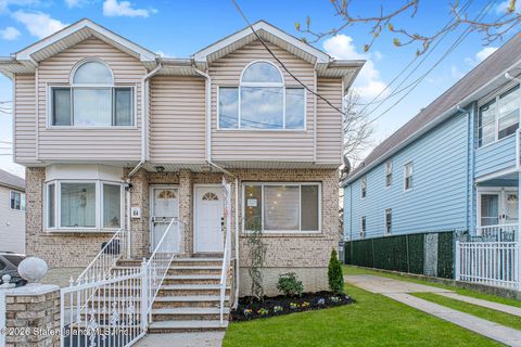 Photo of 92 Saint Josephs Avenue, Staten Island, NY 10302 (MLS # 2601697)