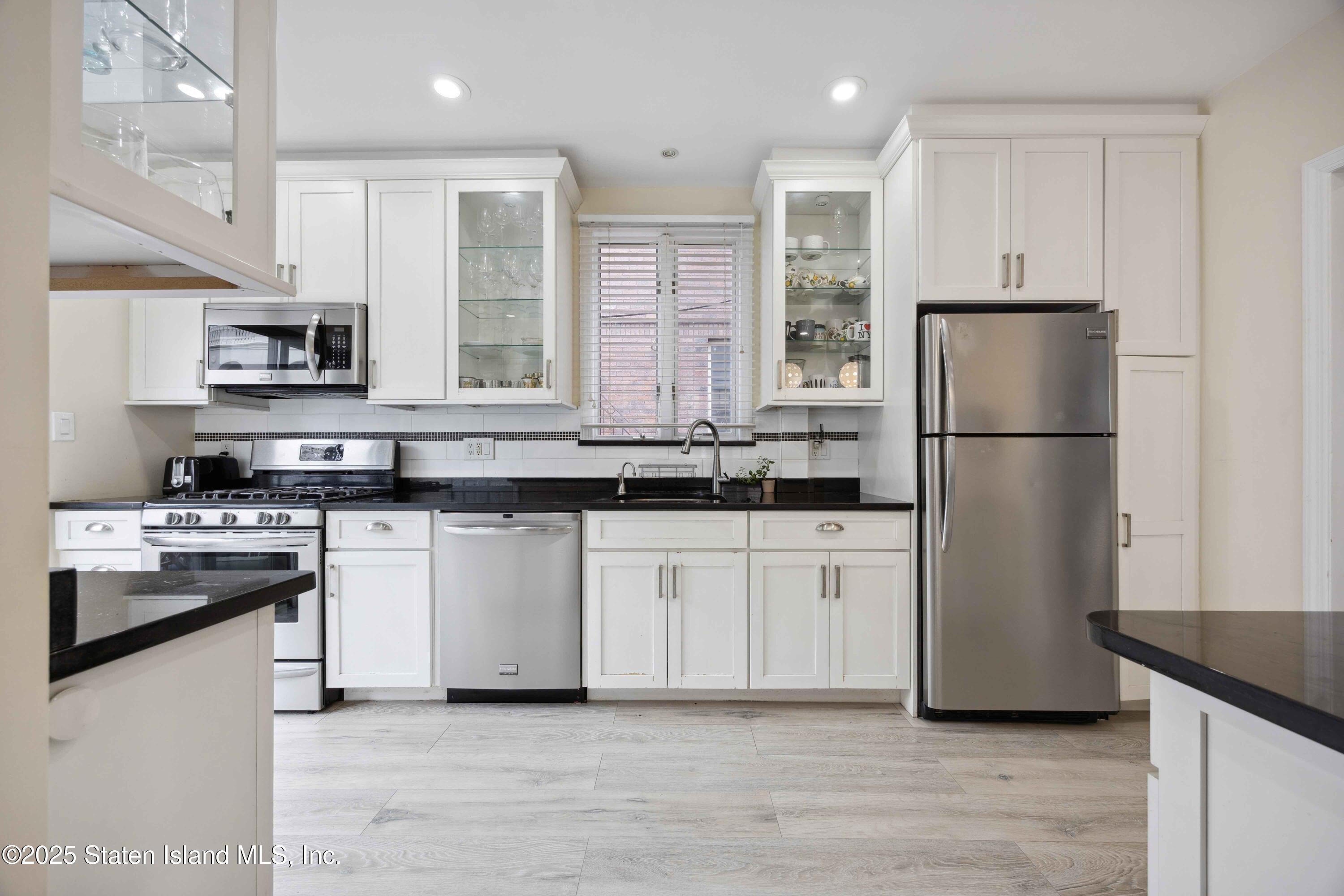 17 Coleridge Street, Brooklyn, New York image 8