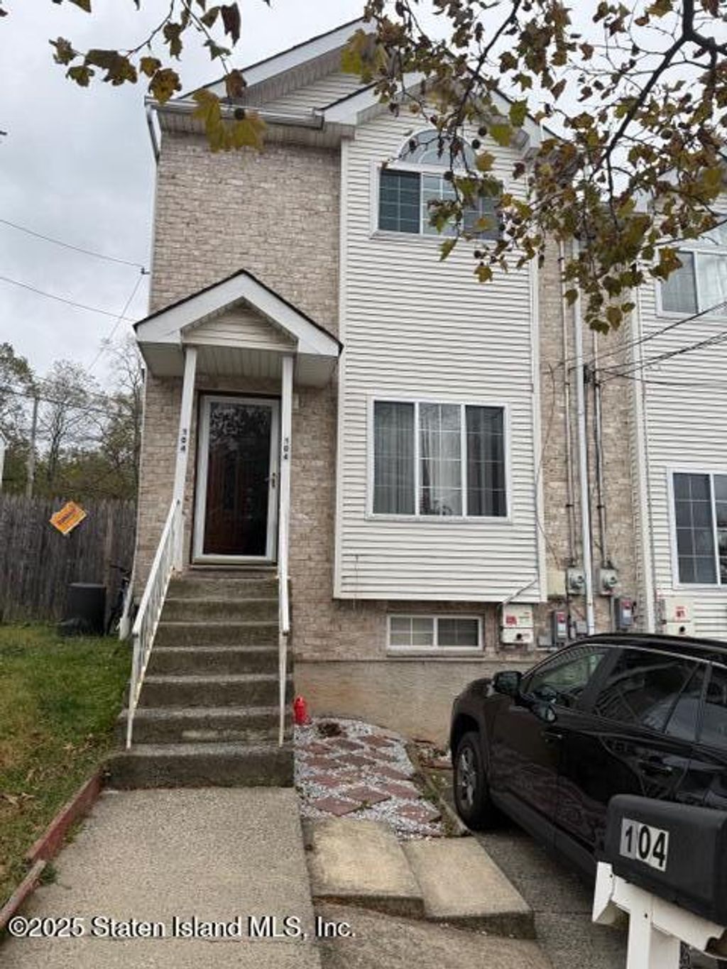 Photo of 104 Arnold Street, Staten Island, NY 10301 (MLS # 2506347)