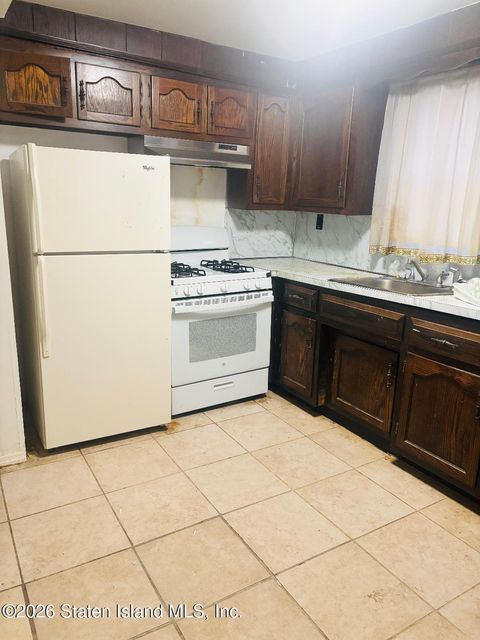 Photo of 89 Manila Avenue, Staten Island, NY 10306 (MLS # 2601011)
