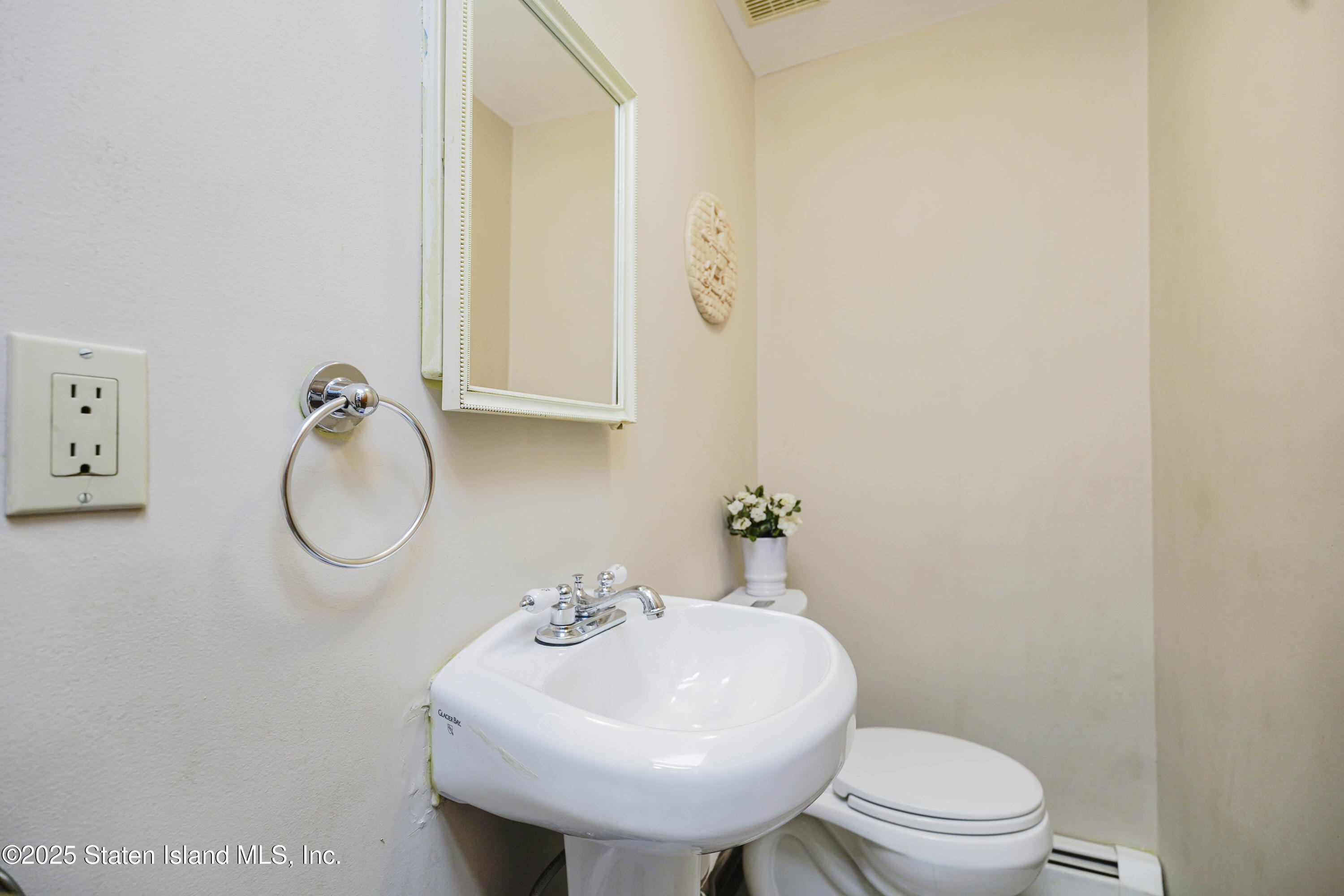 102 Burgher Avenue, Staten Island, New York image 23