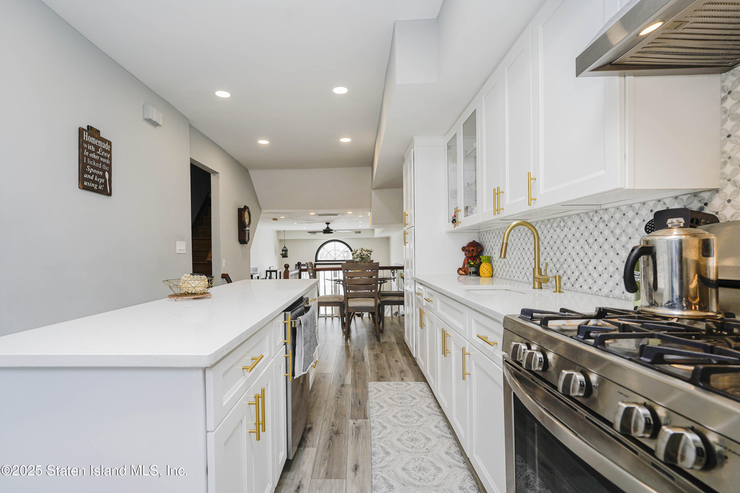 102 Burgher Avenue, Staten Island, New York image 18