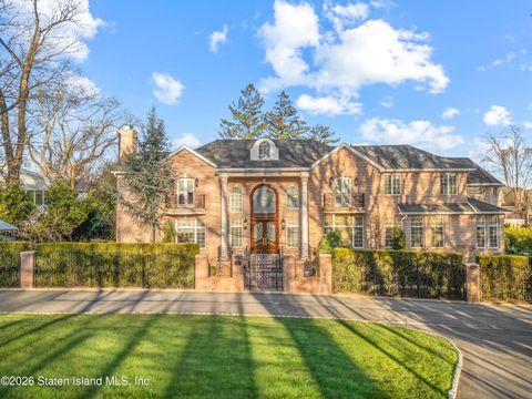 Photo of 120 College Place, Staten Island, NY 10304 (MLS # 2601860)