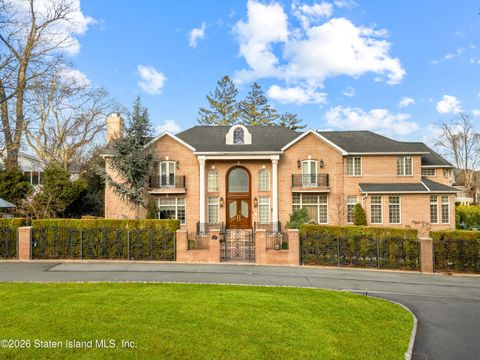 Photo of 120 College Place, Staten Island, NY 10304 (MLS # 2601860)