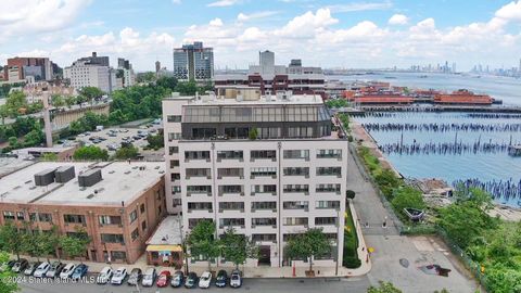 Condominium in Staten Island NY 10 Bay Street Landing.jpg