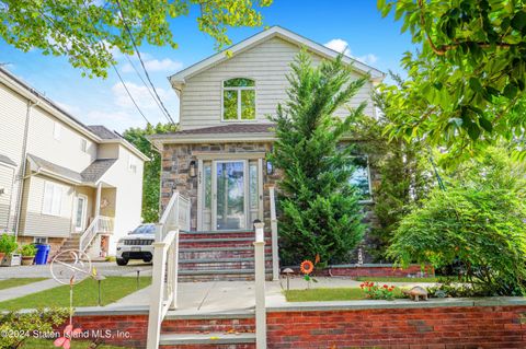 Photo of 255 Brehaut Avenue, Staten Island, NY 10307 (MLS # 2405393)