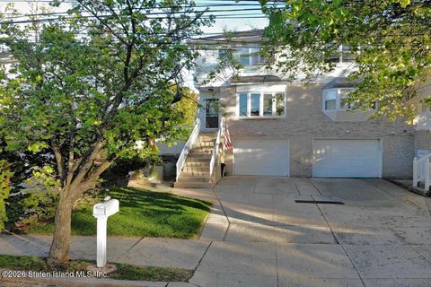 Photo of 6 Arkansas Avenue, Staten Island, NY 10308 (MLS # 2602322)