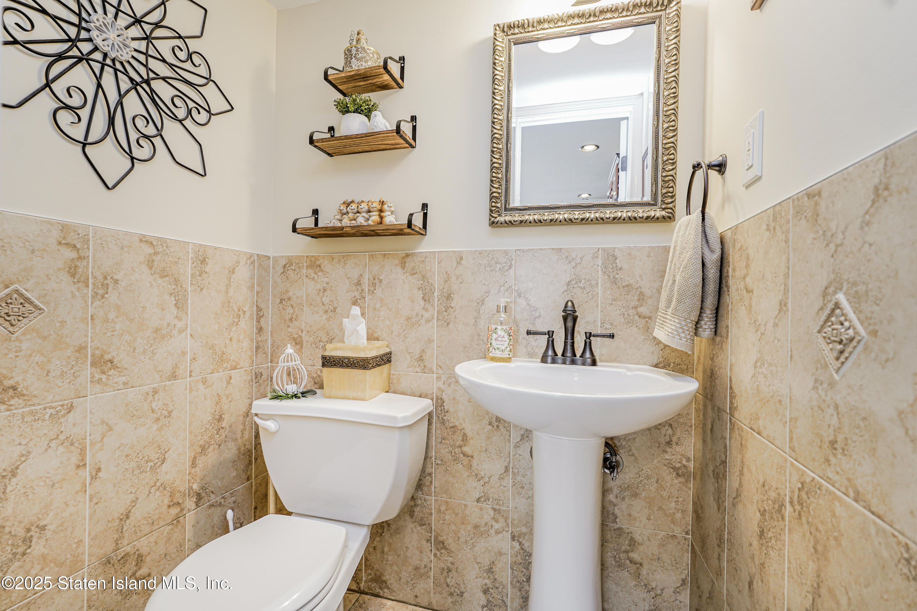 86 Ambassador Lane, Staten Island, New York image 34