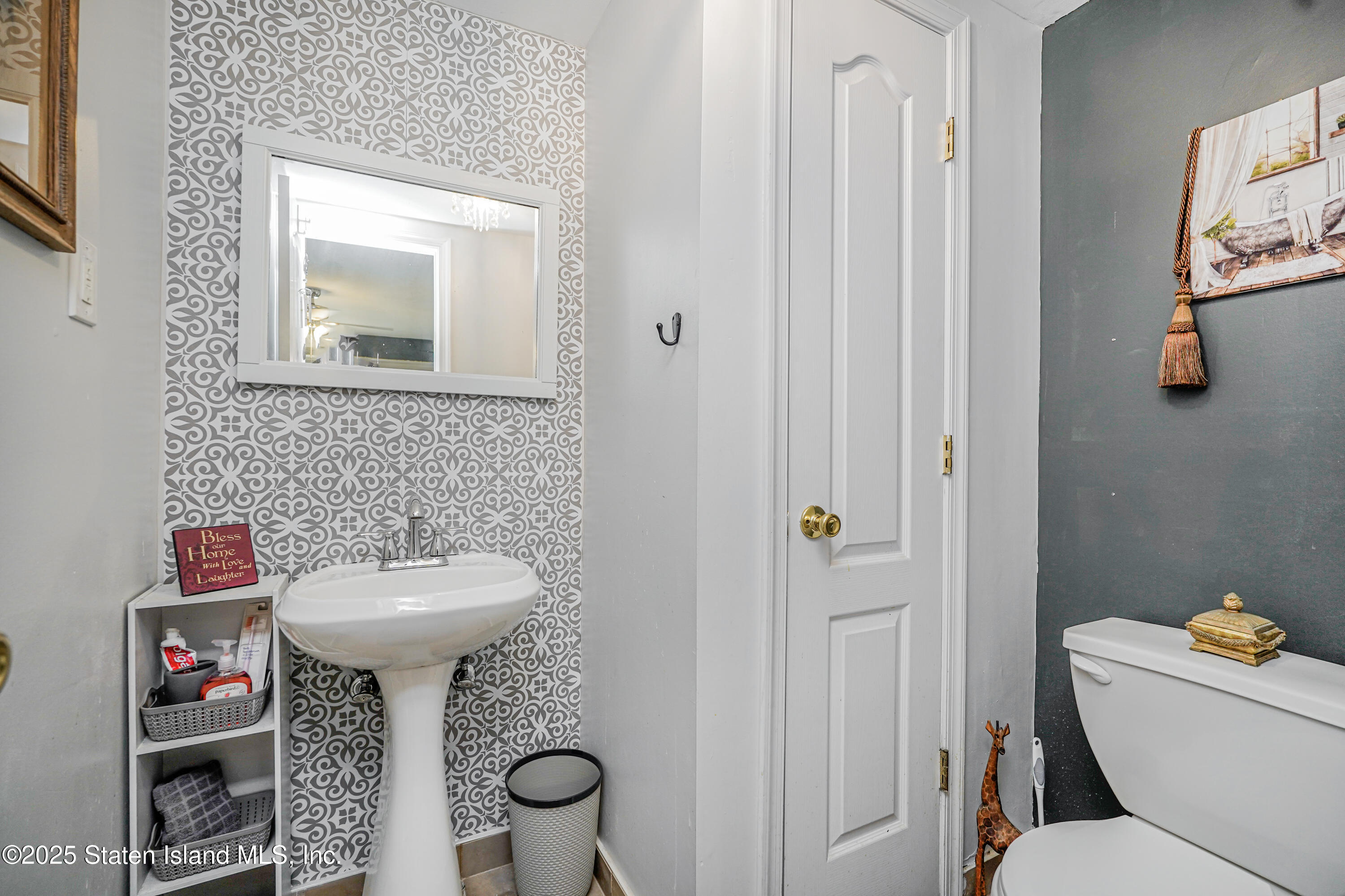 86 Ambassador Lane, Staten Island, New York image 33