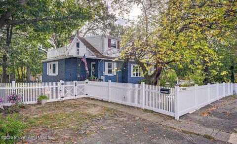 Photo of 1 Hobart Street, Keyport, NJ 07735 (MLS # 2600391)