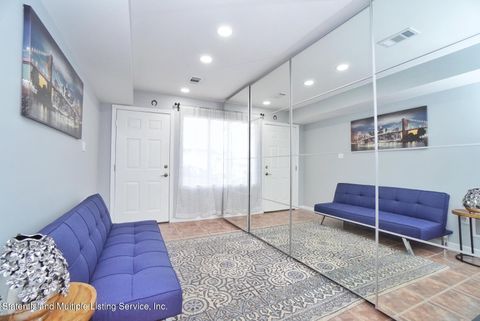 Photo of 258 Ilyssa Way, Staten Island, NY 10312 (MLS # 2404771)