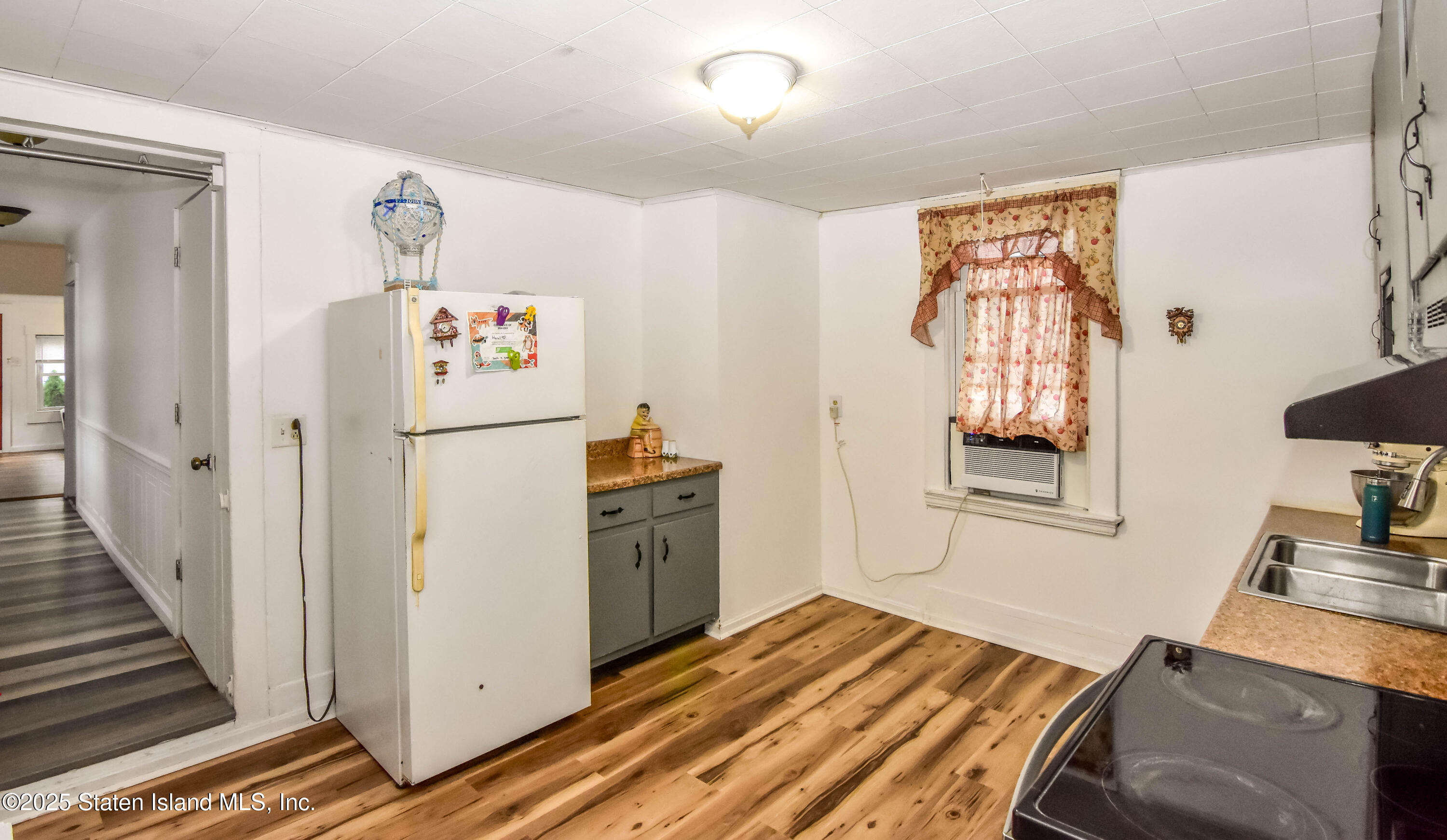 422 Crystal Avenue Ave, Staten Island, New York image 5
