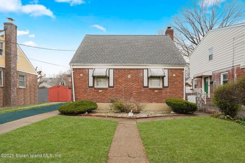 Photo of 95 Bryson Avenue, Staten Island, NY 10302 (MLS # 2501490)