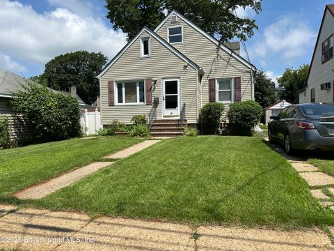 Photo of 183 Goodwin Avenue, Staten Island, NY 10314 (MLS # 2504096)