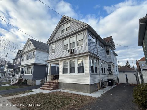 Photo of 347 Maine Avenue, Staten Island, NY 10314 (MLS # 2500642)