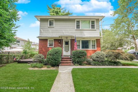 Photo of 267 Purdy Avenue, Staten Island, NY 10314 (MLS # 2504488)