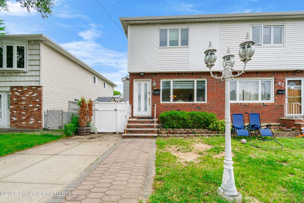 Photo of 45 Dorothy Street, Staten Island, NY 10314 (MLS # 2503056)