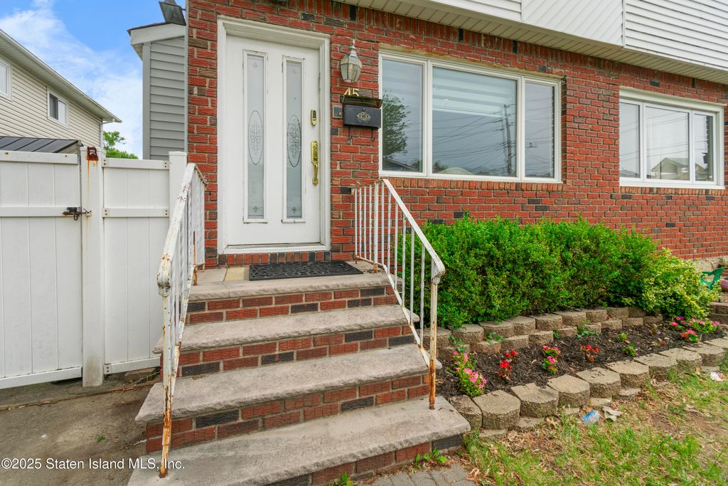 Photo of 45 Dorothy Street, Staten Island, NY 10314 (MLS # 2503056)