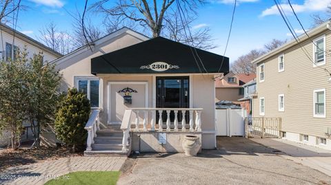 Photo of 2301 Hylan Boulevard, Staten Island, NY 10306 (MLS # 2601350)