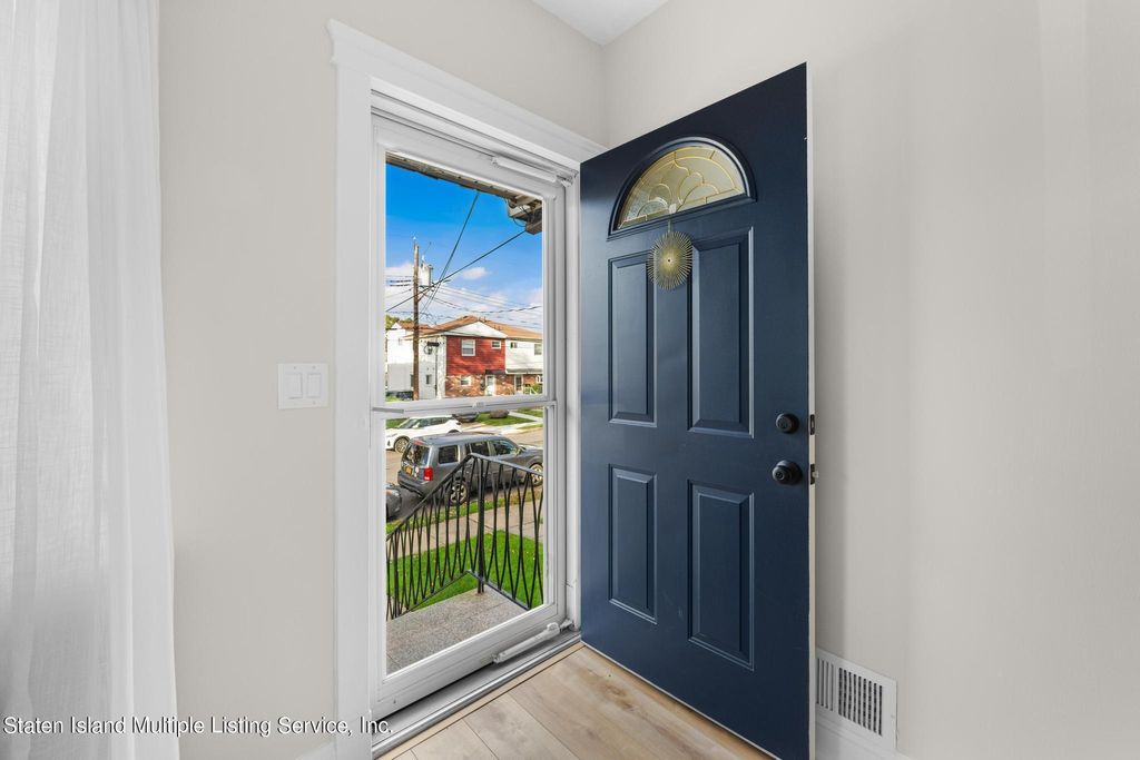 Photo of 30 Boone Street, Staten Island, NY 10314 (MLS # 1165001)