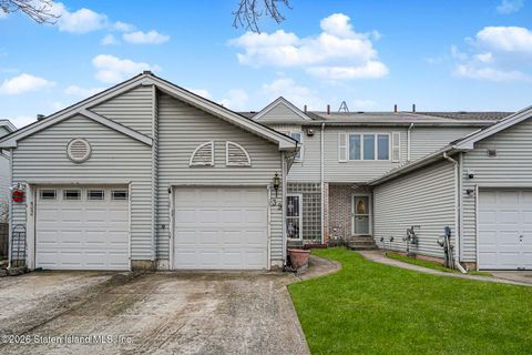 Photo of 39 Slayton Avenue, Staten Island, NY 10314 (MLS # 2601467)