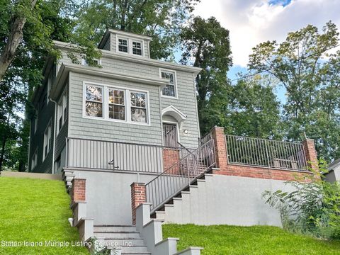 Single Family Residence in Staten Island NY 30 Cunard Avenue.jpg