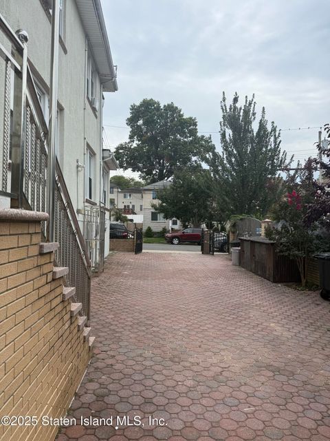 Photo of 335 Clifton Avenue, Staten Island, NY 10304 (MLS # 2506663)