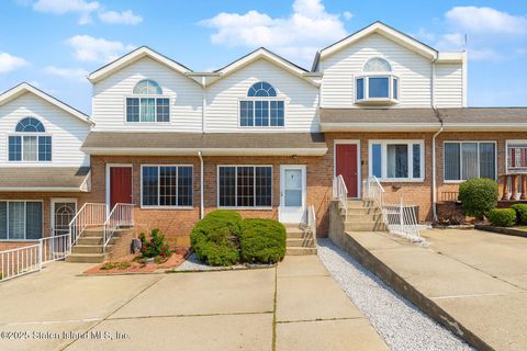 Photo of 23 Kansas Avenue, Staten Island, NY 10305 (MLS # 2506866)