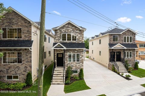 Photo of 1384 Clove Road, Staten Island, NY 10301 (MLS # 2505308)