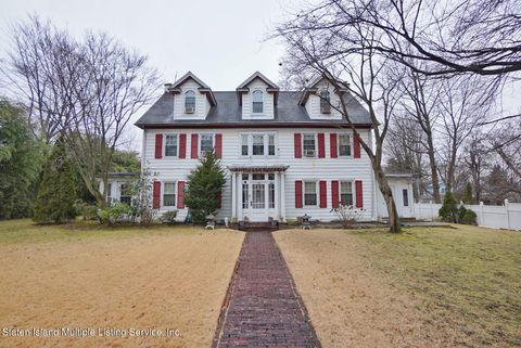 Photo of 160 Clinton Avenue Ave, Staten Island, NY 10301 (MLS # 1160018)